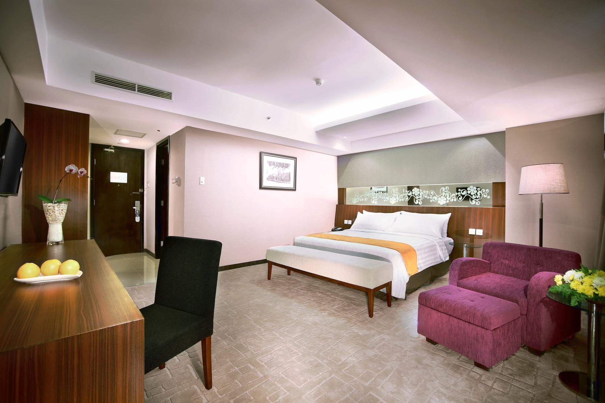 Aston Madiun Hotel & Conference Center Exterior foto