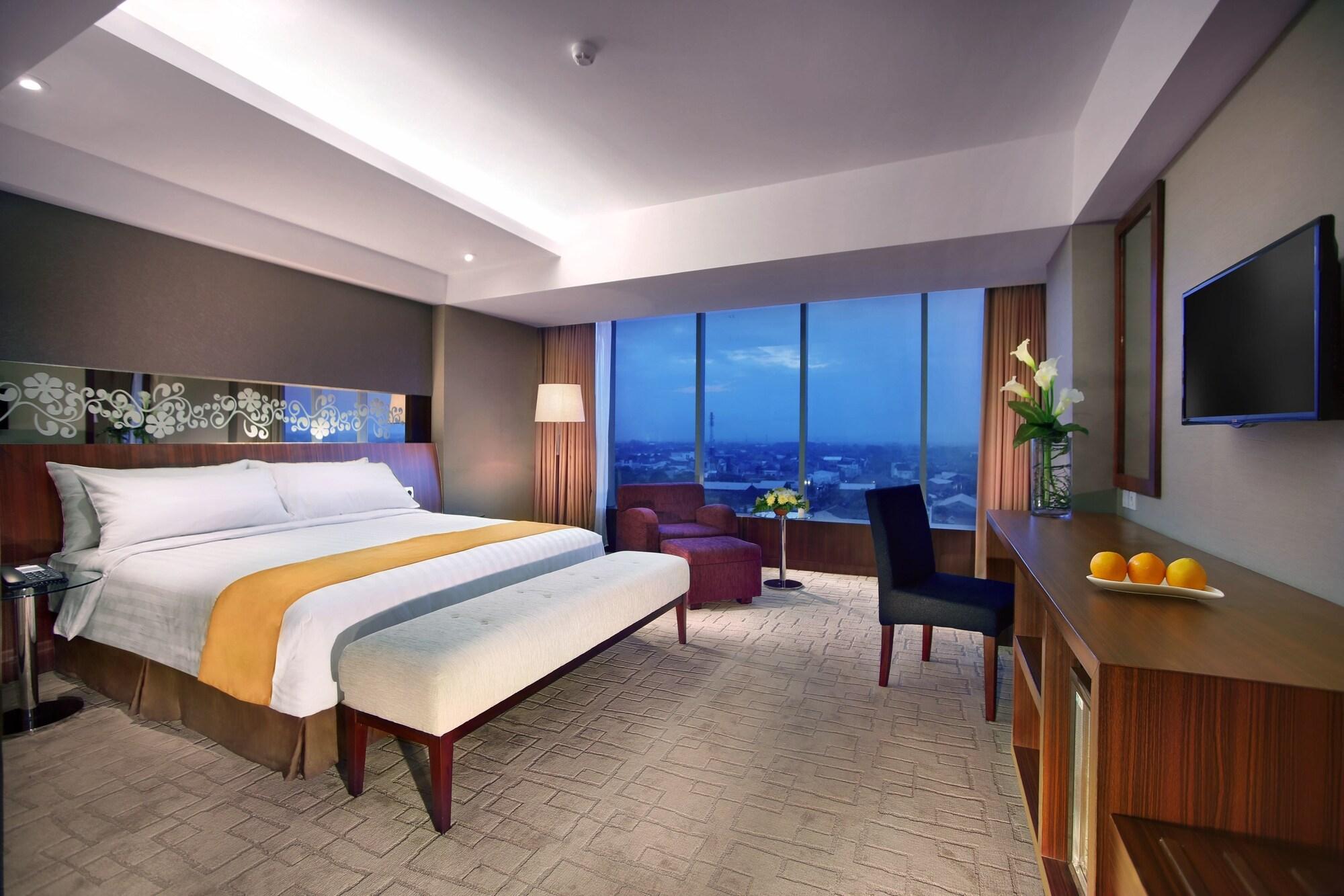 Aston Madiun Hotel & Conference Center Exterior foto