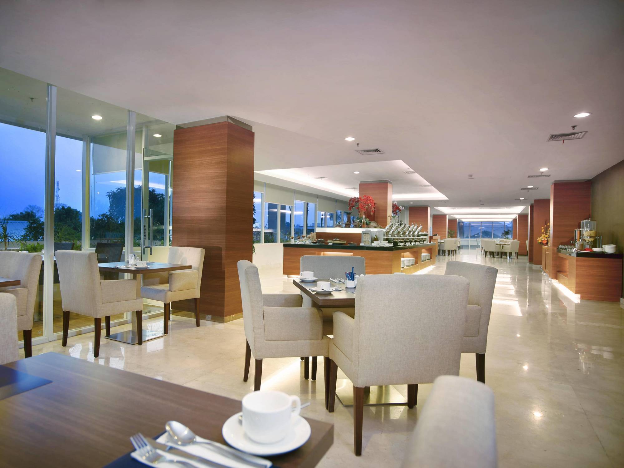 Aston Madiun Hotel & Conference Center Exterior foto