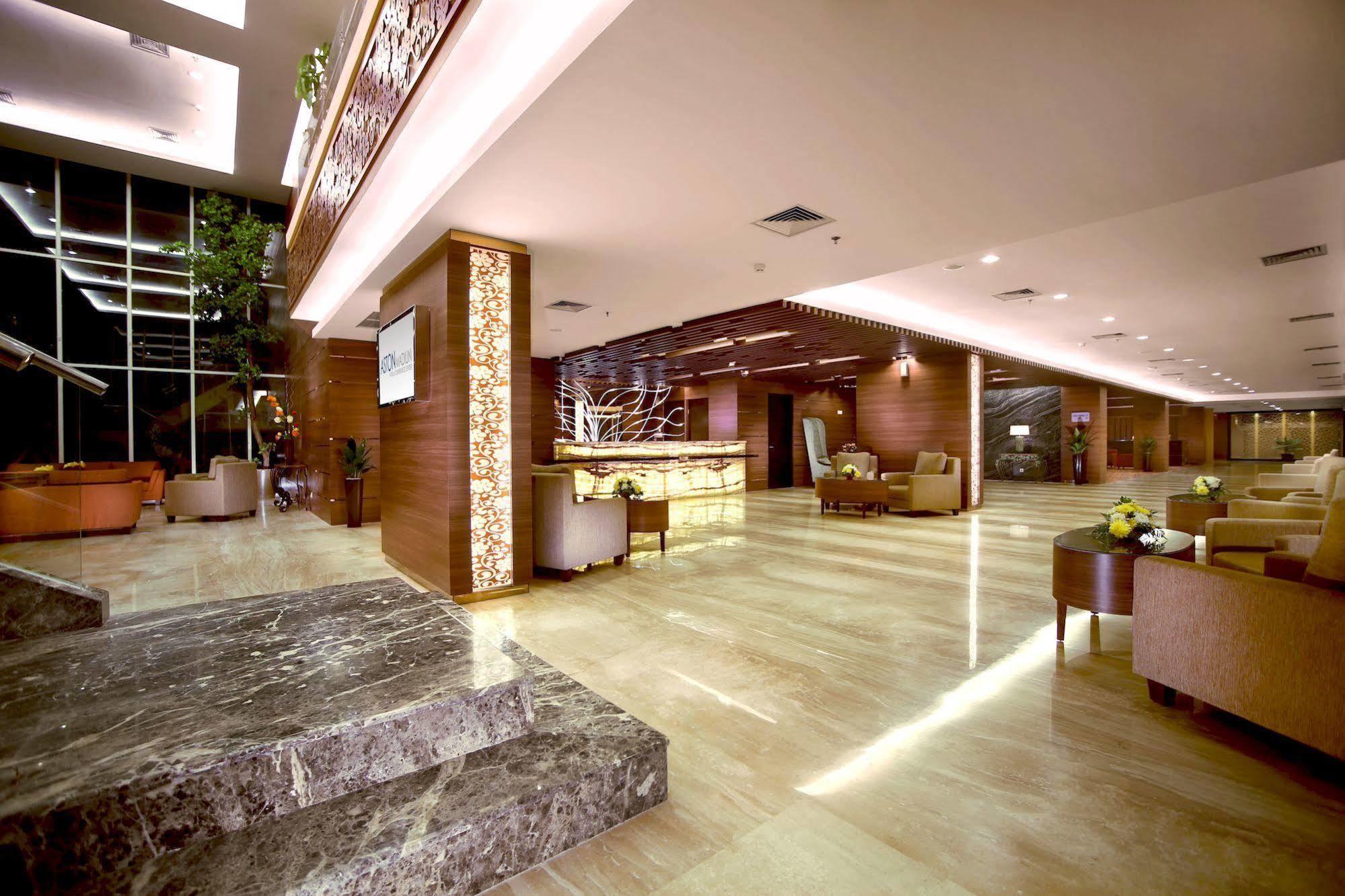 Aston Madiun Hotel & Conference Center Exterior foto